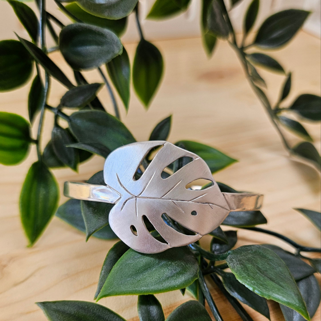 Bracelet Manchette Monstera en argent 925 exemplaire unique Atelier Moja Bijoux