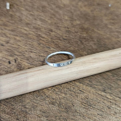 Exemple de bague en argent 925 réalisée à l'Atelier Moja Bijoux